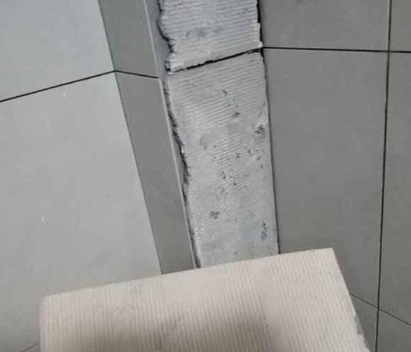 康马瓷砖空鼓维修公司分享下厨房瓷砖脱落的补救措施。